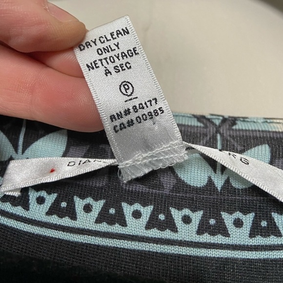 DIANE VON FURSTENBURG 100% Silk Dress - Picture 8 of 8